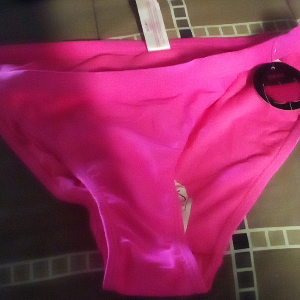 Bathing suit - Picture 2 of 4